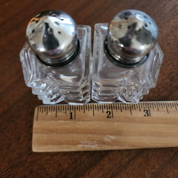 Rogers Sterling & Glass Nestling Salt Pepper Shaker Set 3.5" back to back - Picture 9 of 11
